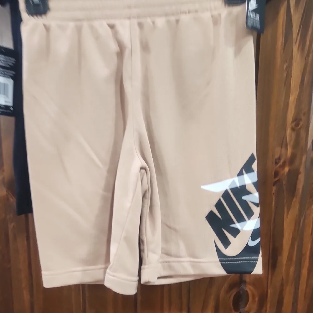 Nike Black and Tan Short Sleeve Tee with Bold Swoosh - Picture 6 of 7